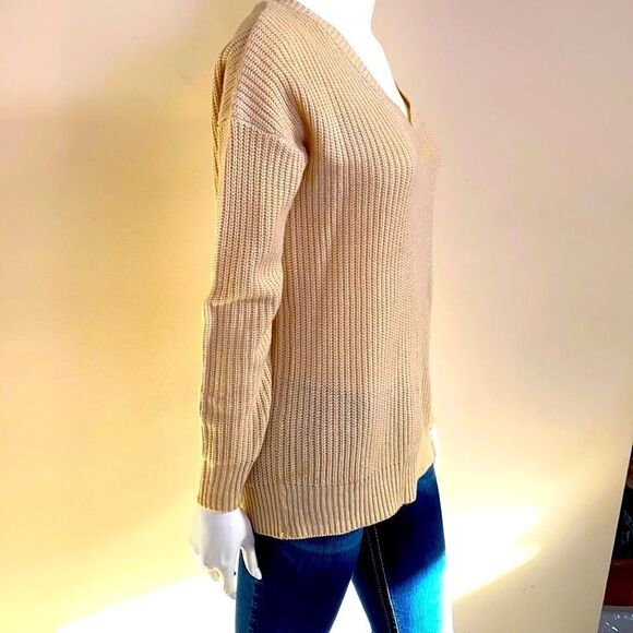 Oversized tan V-neck sweater with lace up back. - Picture 4 of 5